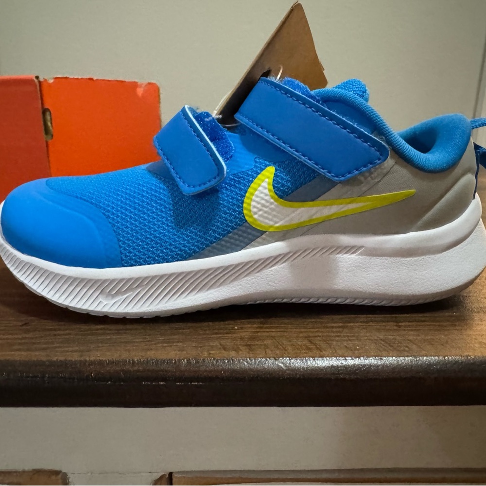 Nike Kids Star Runner 3 Blue and White Sneakers - Picture 3 of 4
